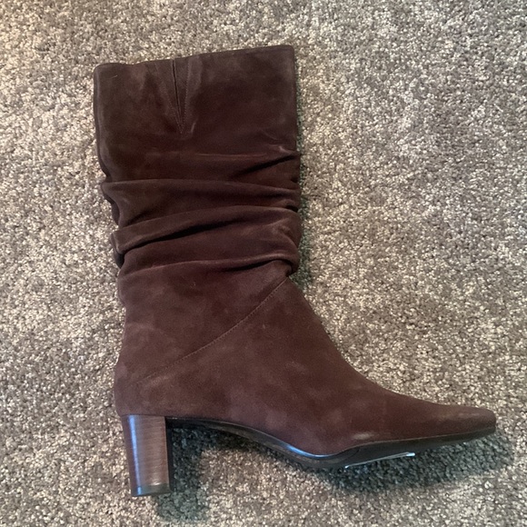 NWT No Box Talbots Brown Suede Boots Size 7.5 - Picture 6 of 16